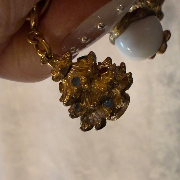 Vintage Gold Tone Monet Charm Bracelet Fish Christmas Snowman Sailboat Clover - Picture 13 of 15